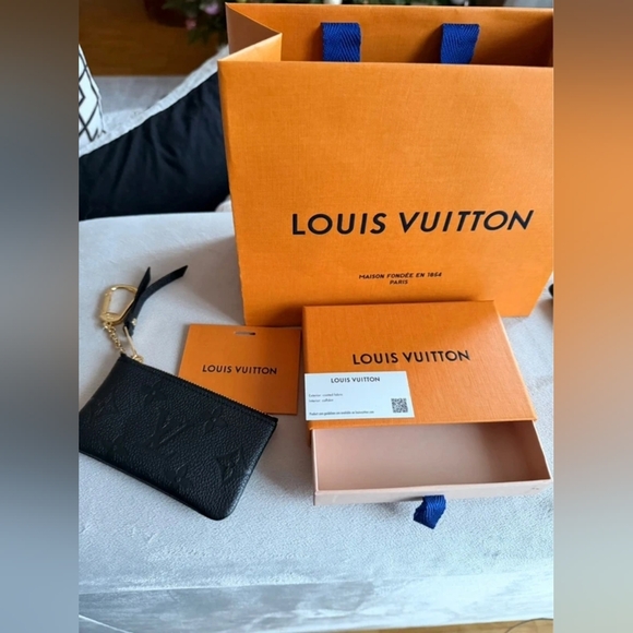 Louis Vuitton Key Pouch - Picture 1 of 7